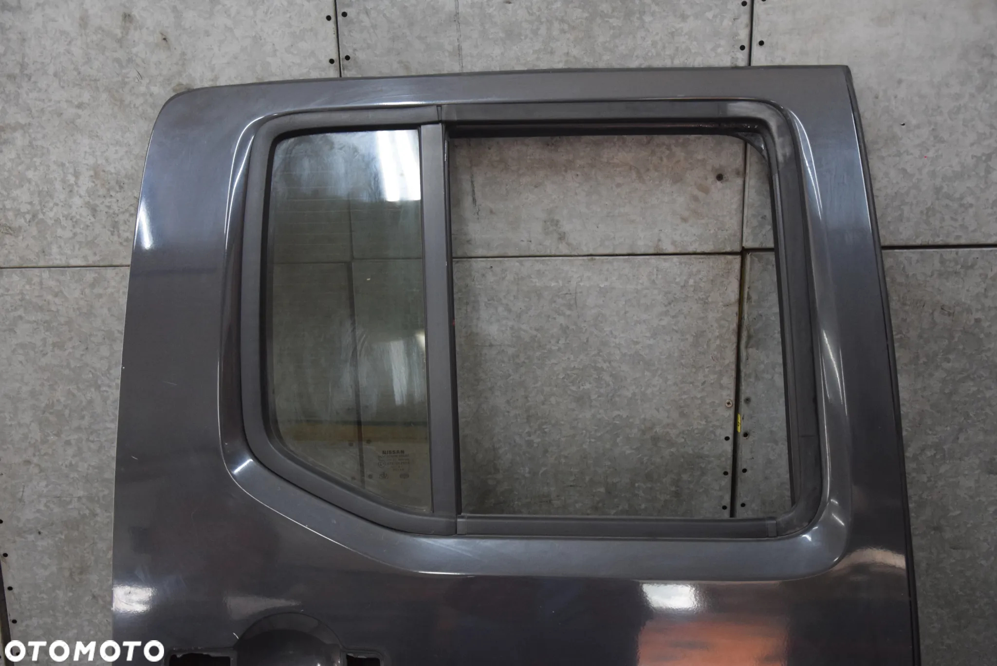 NISSAN NAVARA D40 DRZWI PRAWE TYŁ K26 K313 - 2