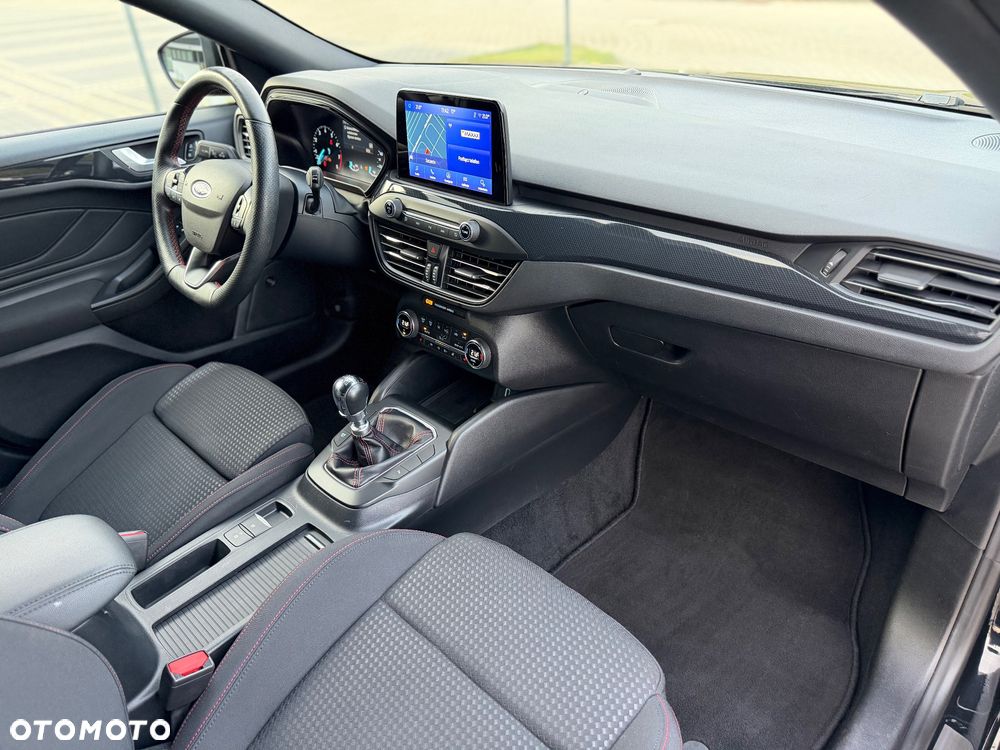 Ford Focus 1.0 EcoBoost Hybrid ST-LINE X - 9