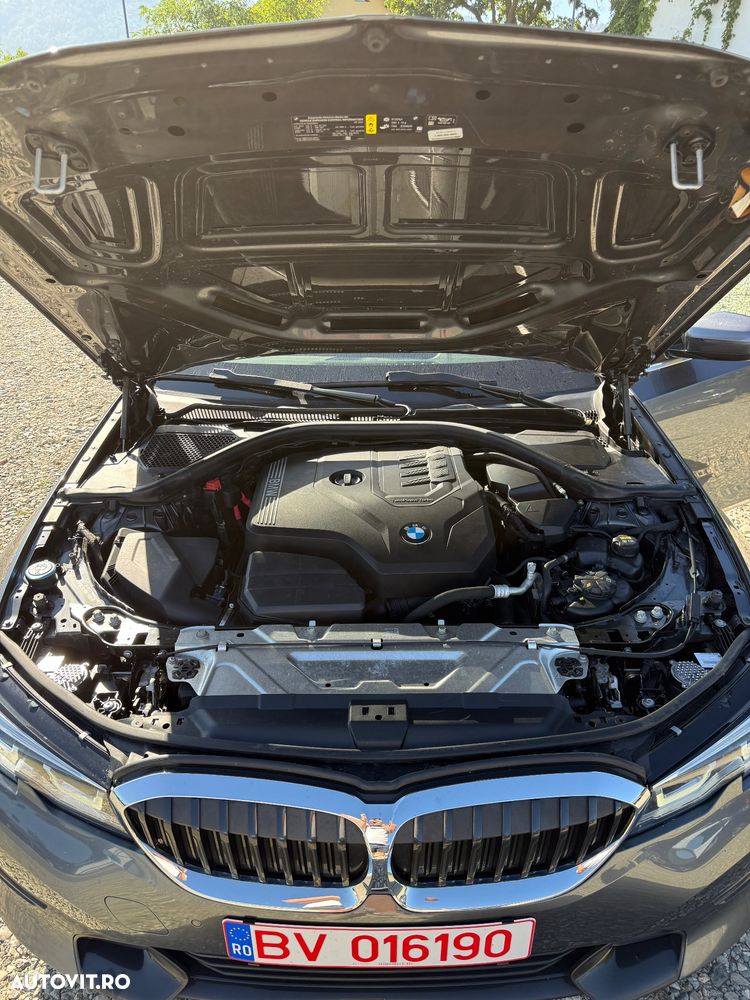 BMW Seria 3 330i xDrive AT - 15