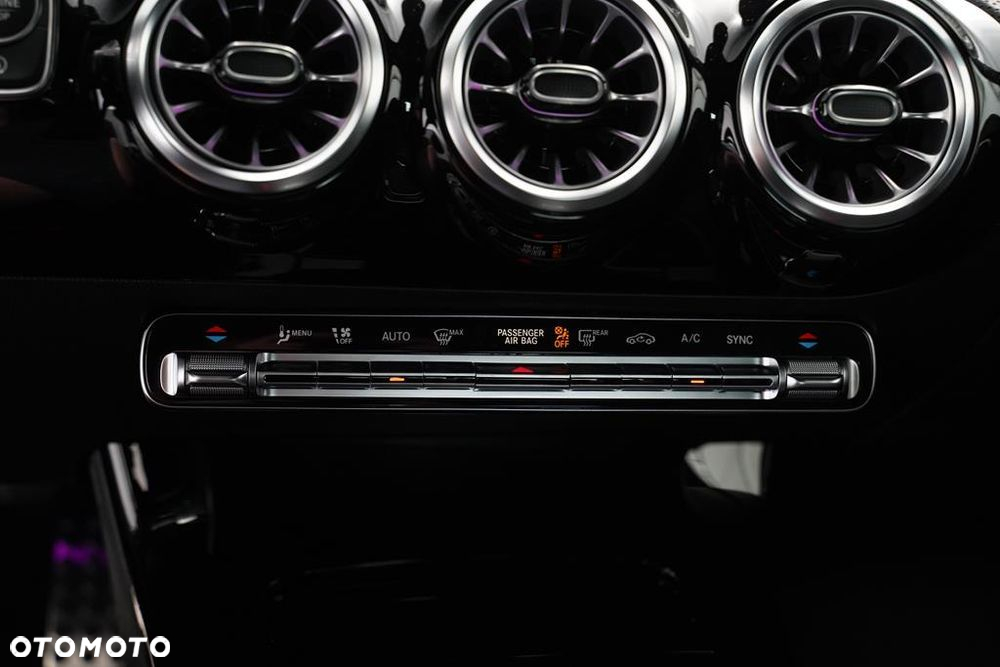 Mercedes-Benz CLA 200 mHEV AMG Line 7G-DCT - 17