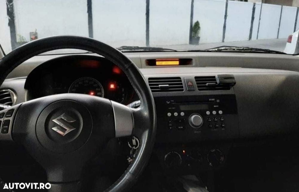 Suzuki Swift 1.3 GS - 4