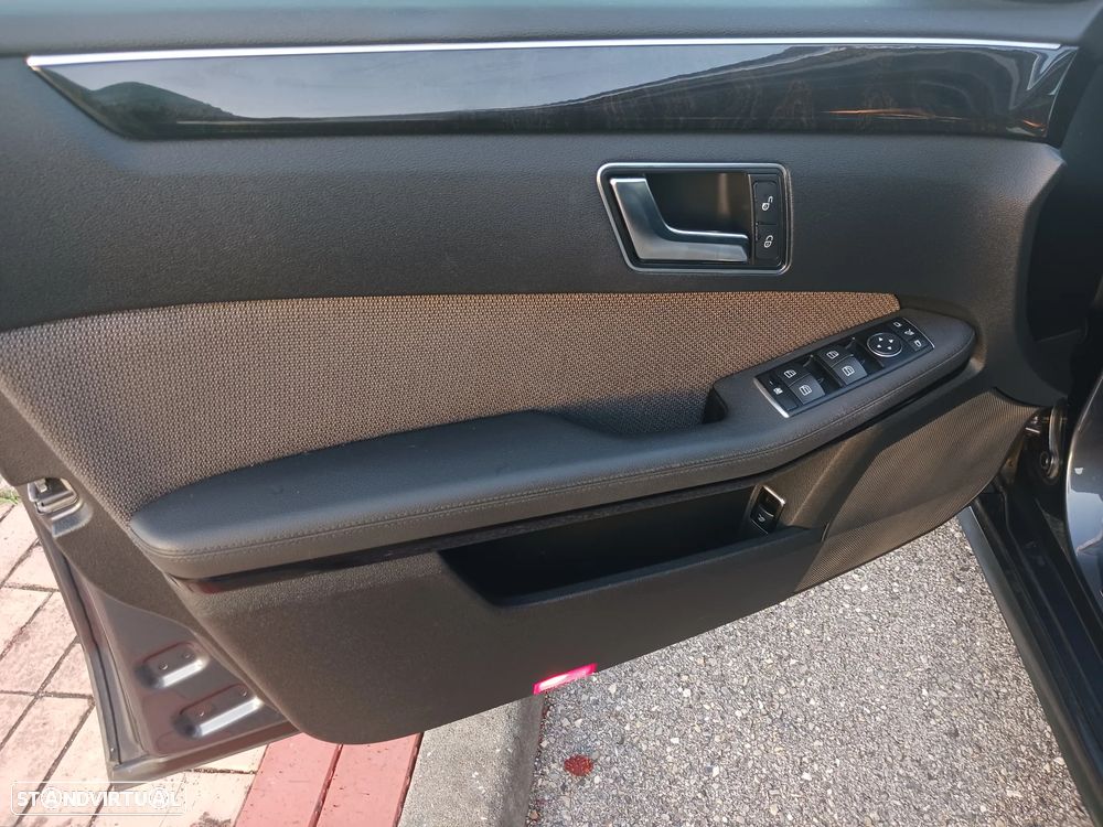 Mercedes-Benz E 300 BLUETEC Hybrid Avantgarde - 7