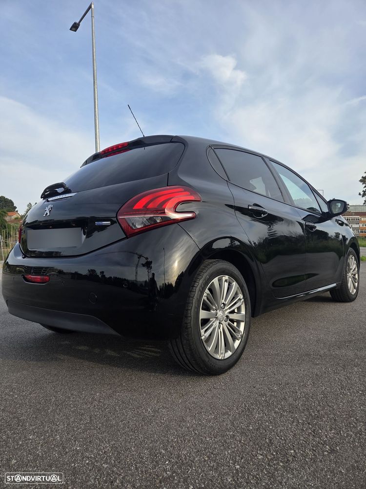 Peugeot 208 1.2 PureTech Style - 13