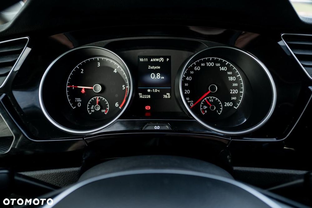 Volkswagen Touran 2.0 TDI SCR (BlueMotion Technology) DSG Comfortline - 28