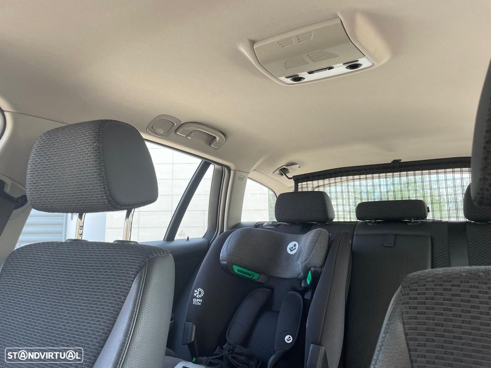 BMW 318 d Navigation — fotografia 13