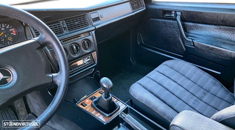 Mercedes-Benz W201 (1982-1993) 190 E 1.8 - 24