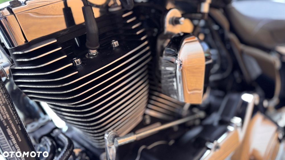 Harley-Davidson Touring Road King - 28