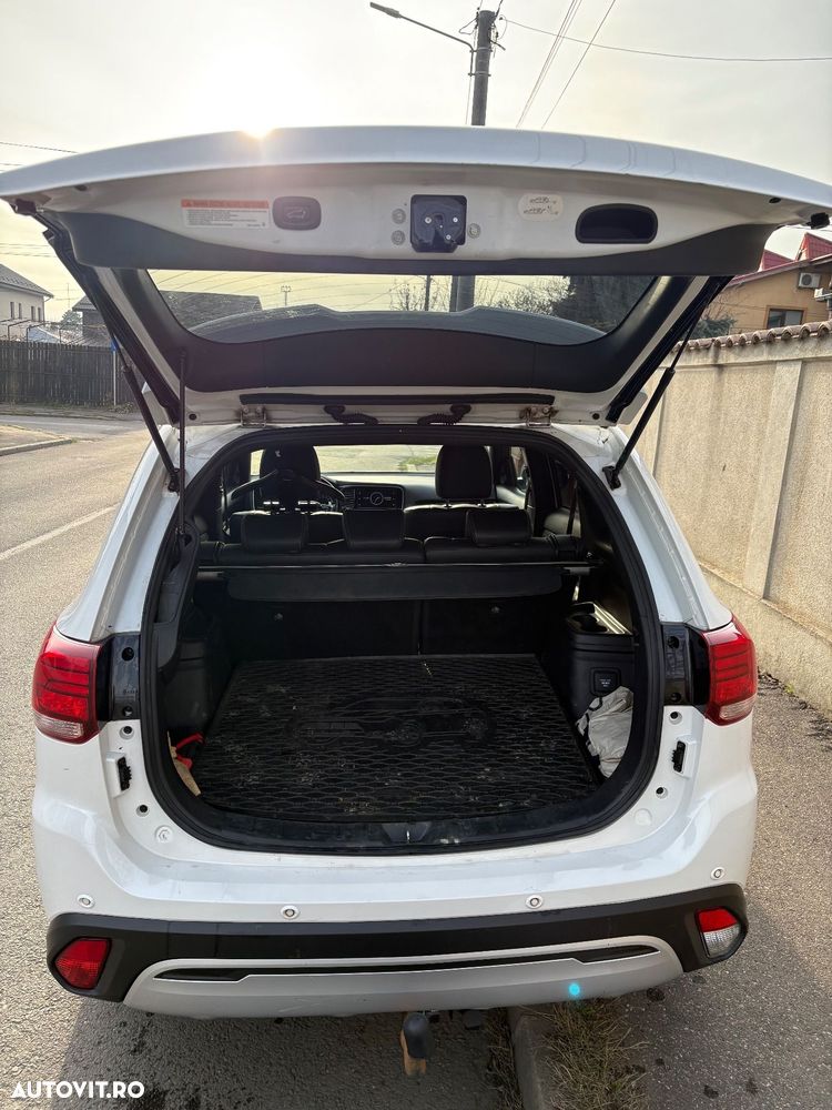 Mitsubishi Outlander PHEV 2.4 L 4X4 Instyle - 6