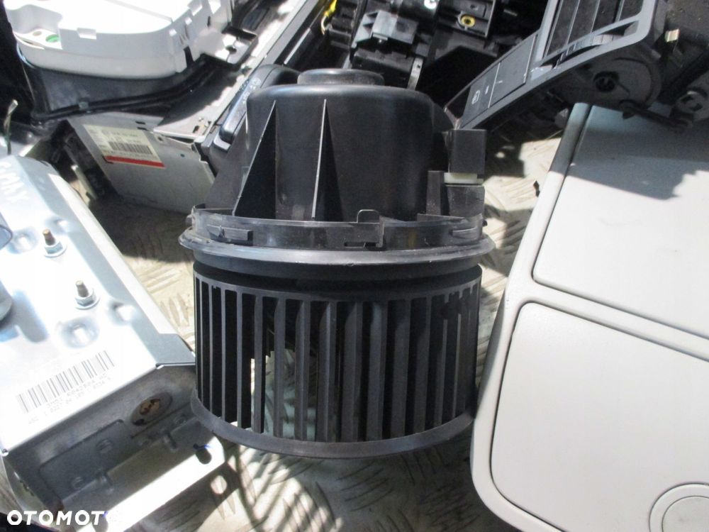 DMUCHAWA WENTYLATOR NAWIEWU FORD C-MAX I 3M5H-18456-AC - 1
