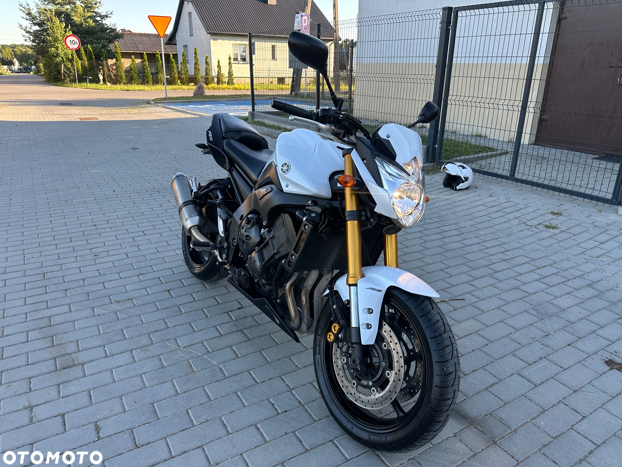 Yamaha FZ8 - 6