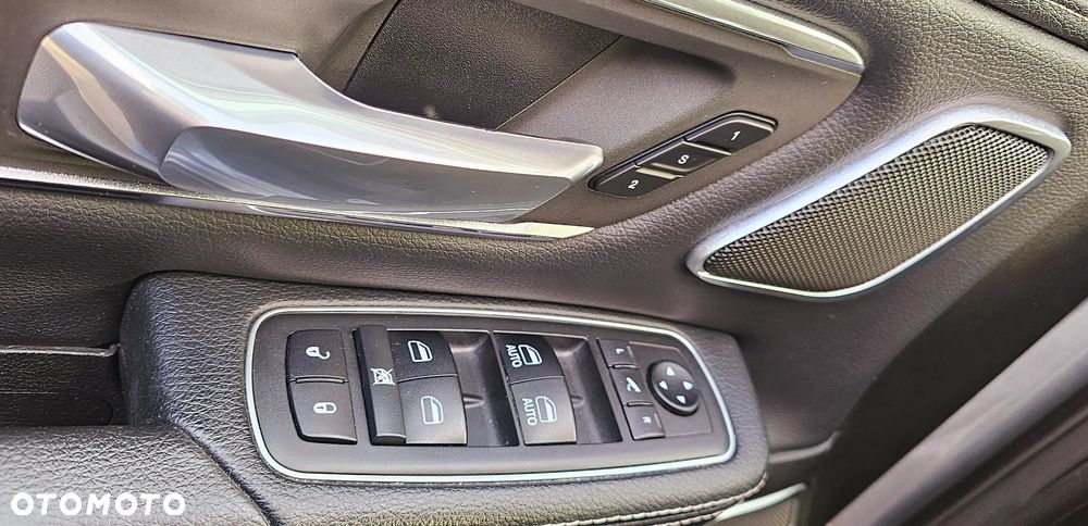 RAM 1500 5.7 Crew Cab Laramie - 21