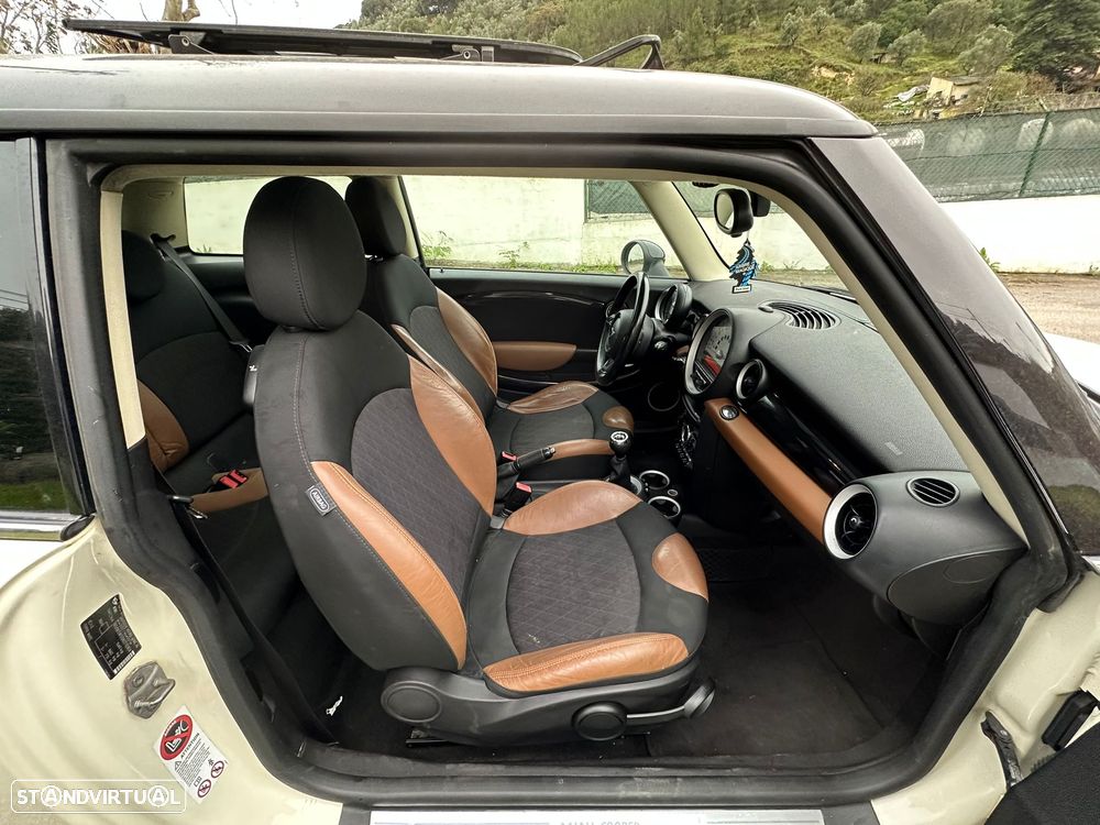 MINI 3 Portas Cooper D - 26