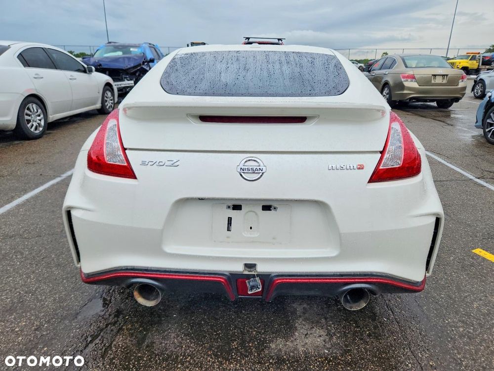 Nissan 370 Z - 5