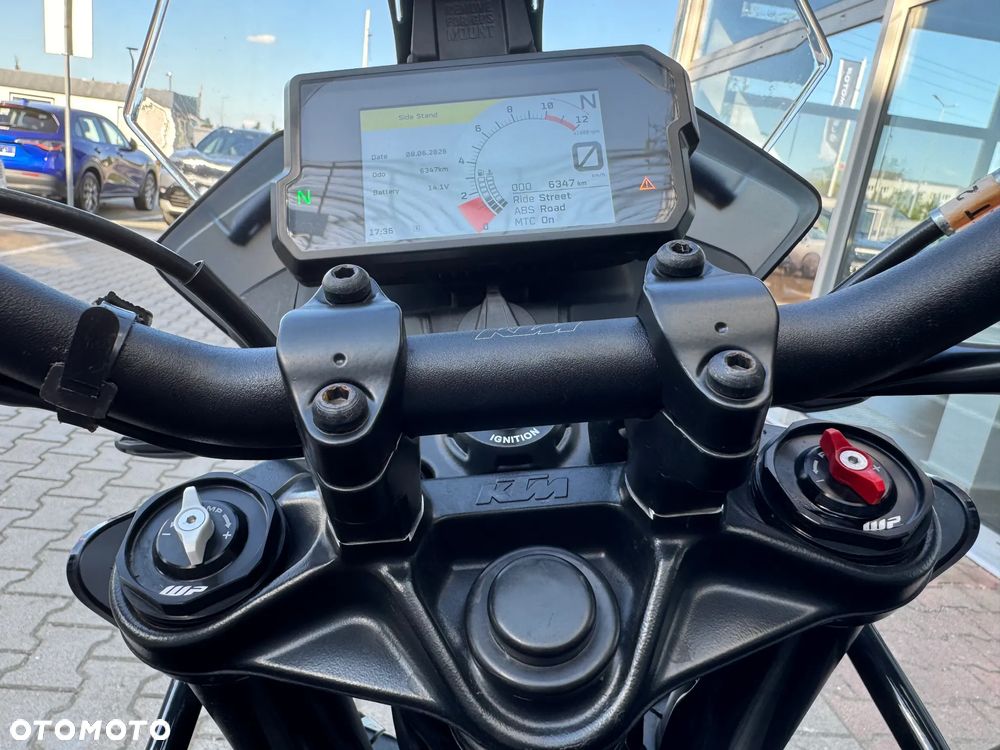 KTM Adventure - 10