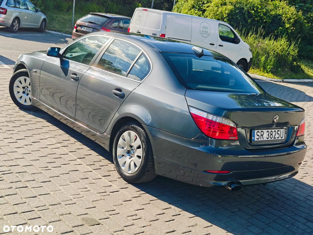 BMW Seria 5 520i - 6