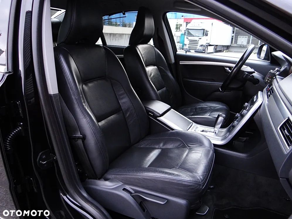 Volvo S60 D3 Geartronic Summum - 34