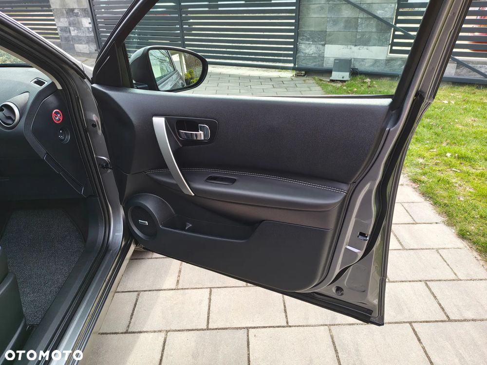 Nissan Qashqai 2.0 4 x 4 CVT 360 - 23