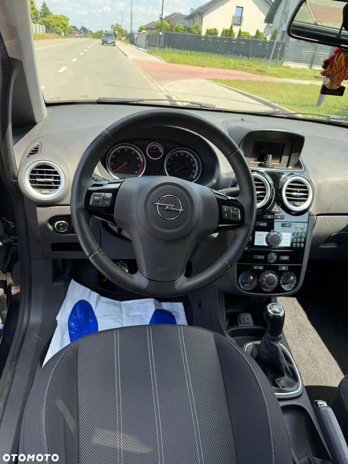 Opel Corsa 1.4 16V Cosmo - 15