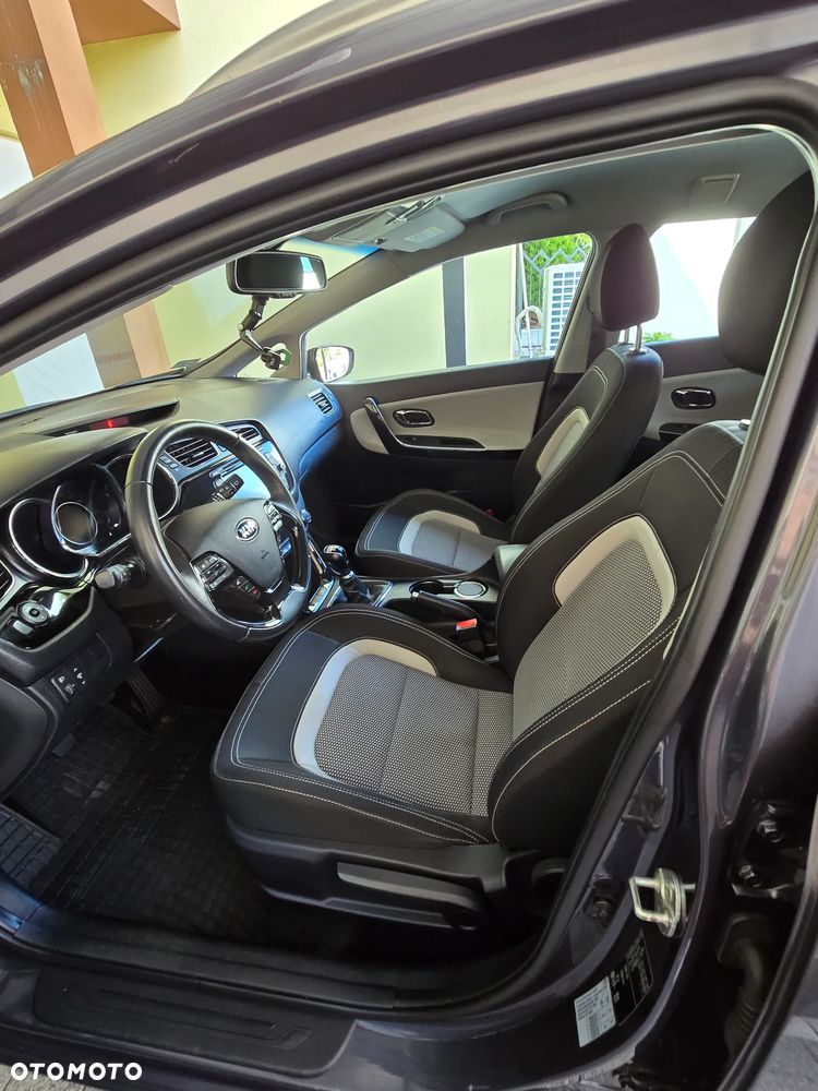 Kia Ceed - 9