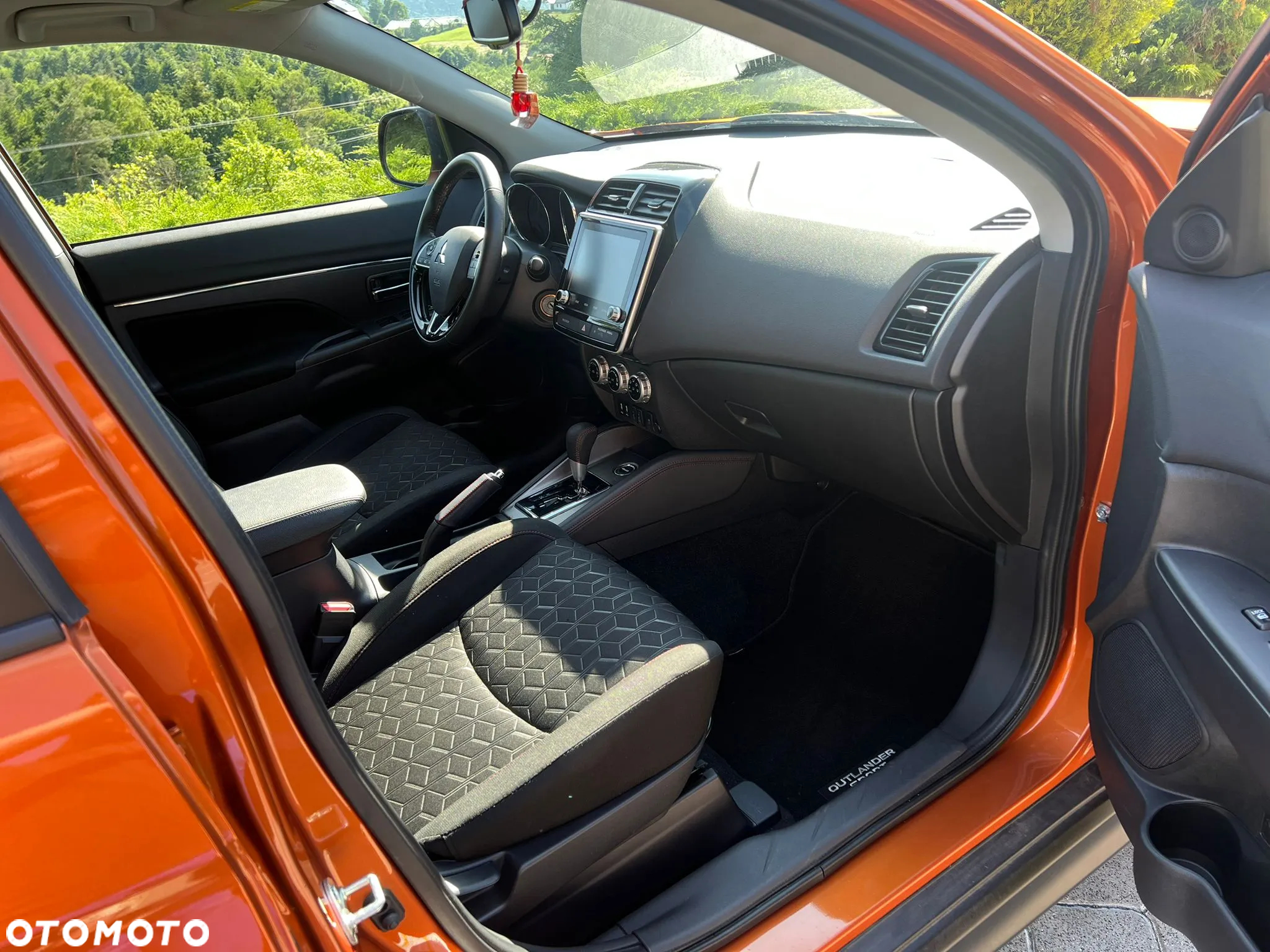 Mitsubishi Outlander - 8