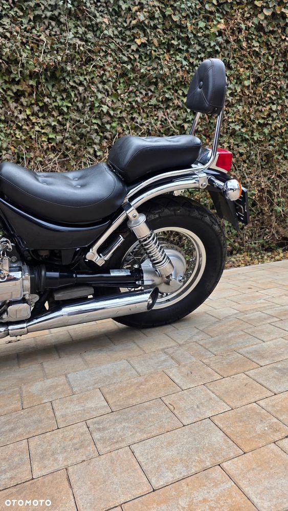 Suzuki Intruder - 11