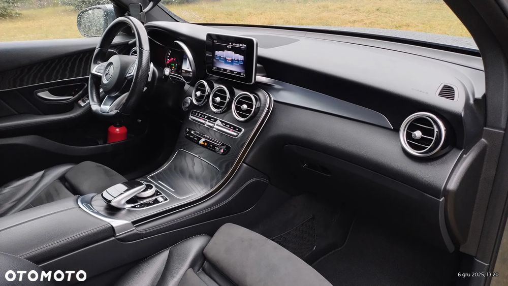 Mercedes-Benz GLC 220 d 4Matic 9G-TRONIC AMG Line - 24