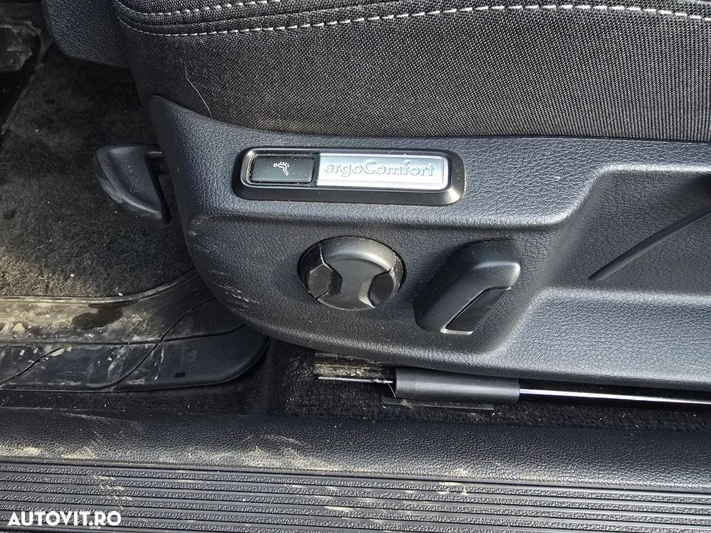 Volkswagen Passat 2.0 TDI SCR BlueMotion Comfortline - 12