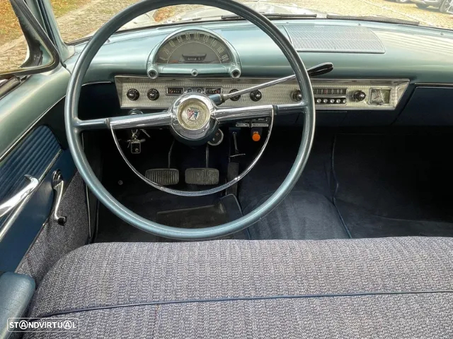 Ford Crestline - 25