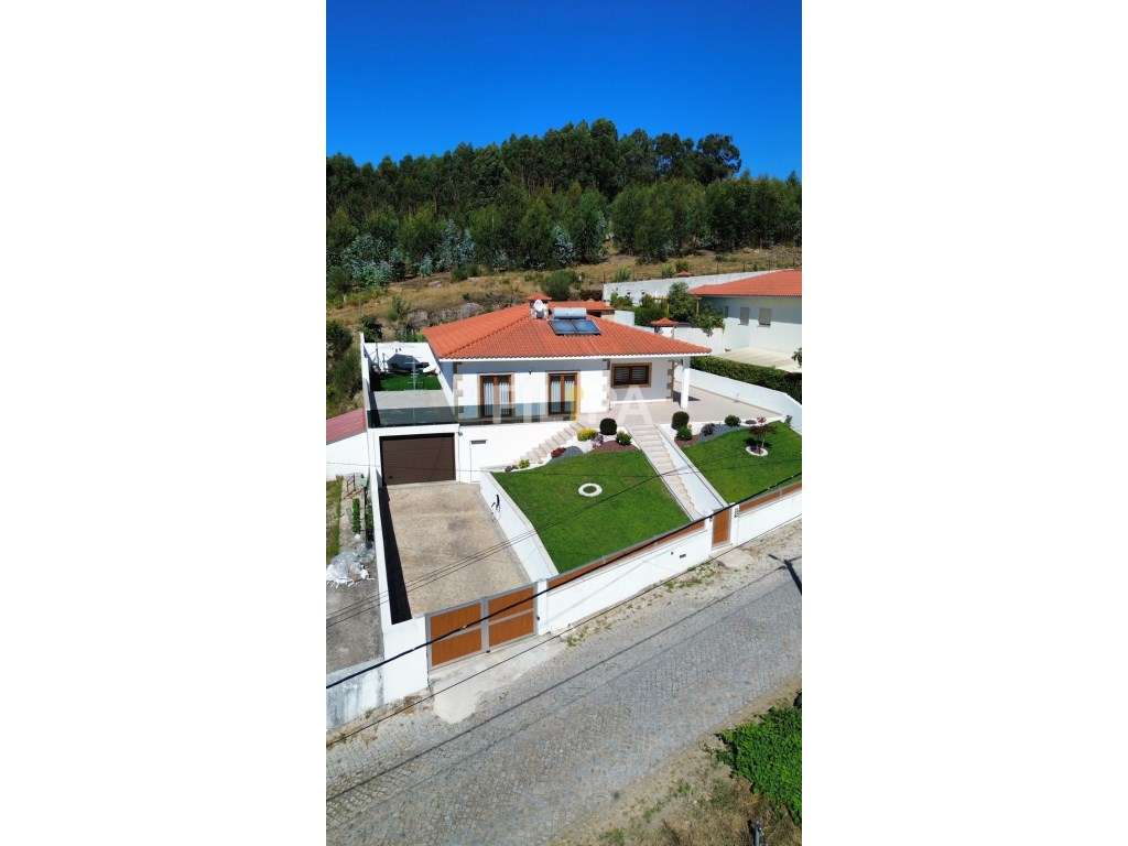 Moradia V4 de 4 frentes em Croca, Penafiel - Grande imagem: 5/30