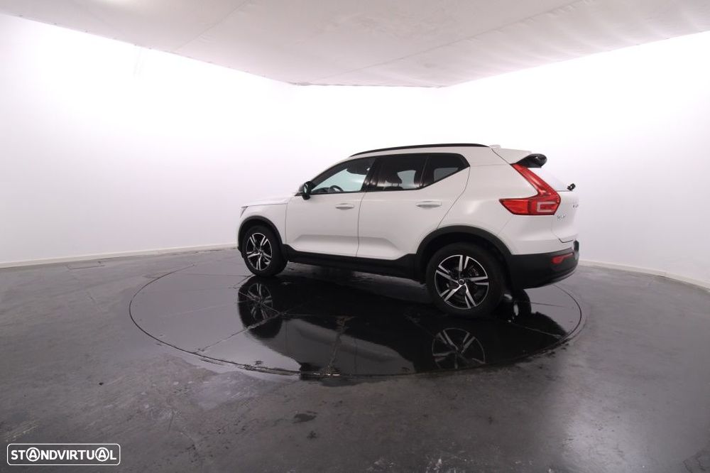 Volvo XC 40 1.5 T2 Plus Dark Auto - 4