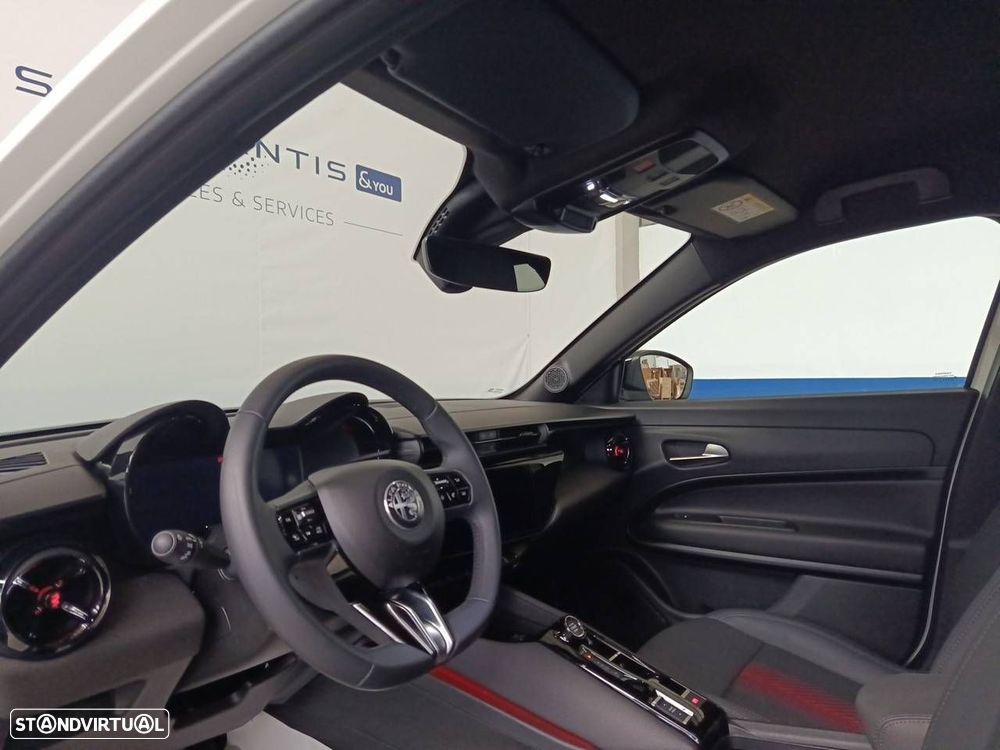 Alfa Romeo Junior 1.2 Speciale eDCT6 - 8