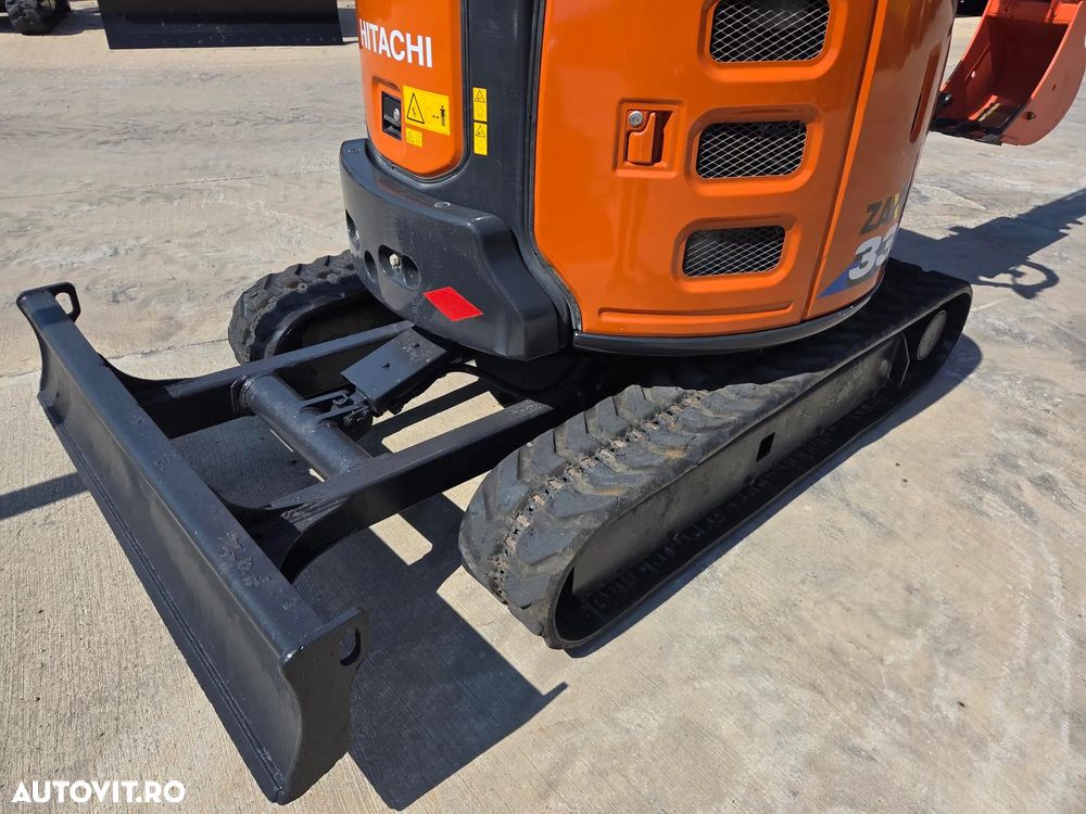 Hitachi ZX33U-6, 2023, 1.905 ore, Masa operationala 3,7 tone, CUPLA RAPIDA HIDRAULICA si 3 CUPE NOI, Lama nivelare, ad sapare 3,5m, latime 1,55m, aer conditionat, antifurt, inst picon, ridica 2,7t, posibil leasing 4 ani, PROMOTIE 36.900 EUR+Tva - 15