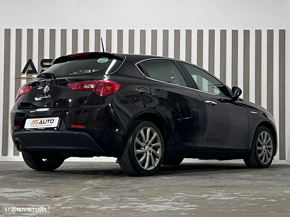 Alfa Romeo Giulietta 1.6 JTDm Exclusive - 14