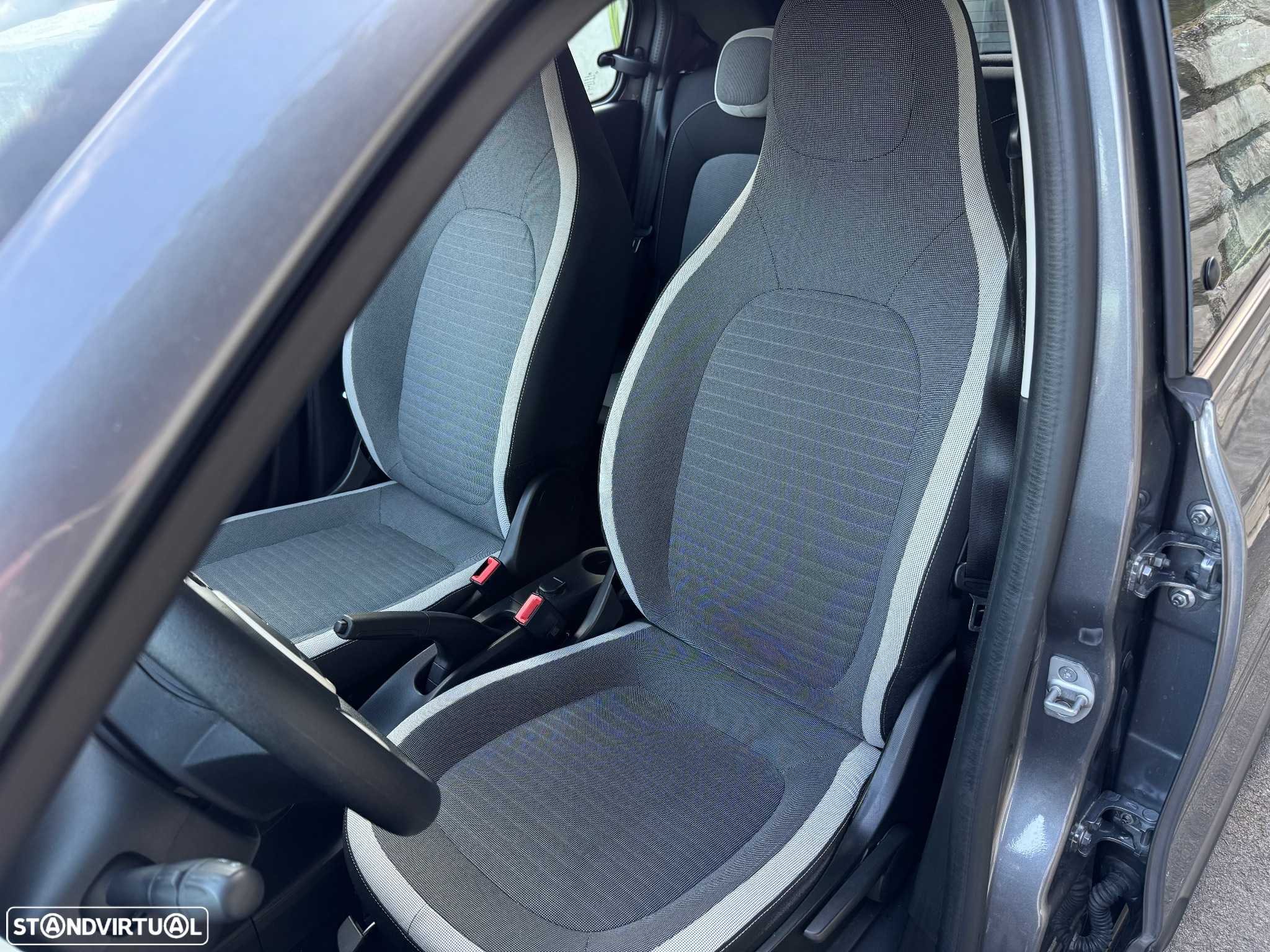 Renault Twingo Z.E. 22 Intens - 19