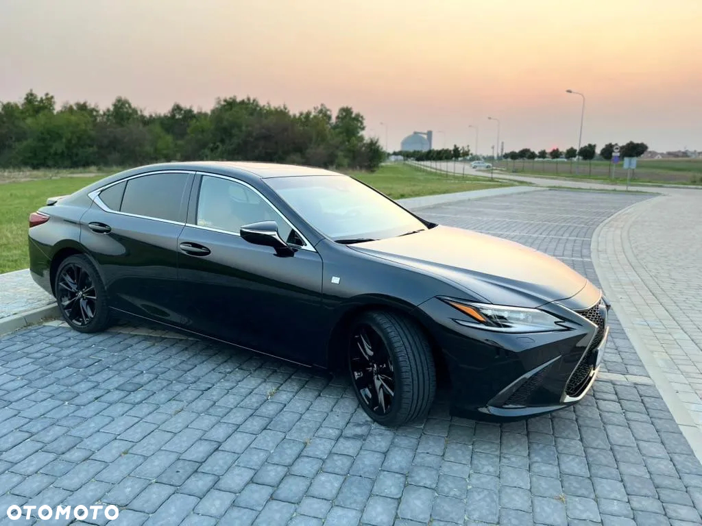 Lexus ES 300h F Sport Edition - 13