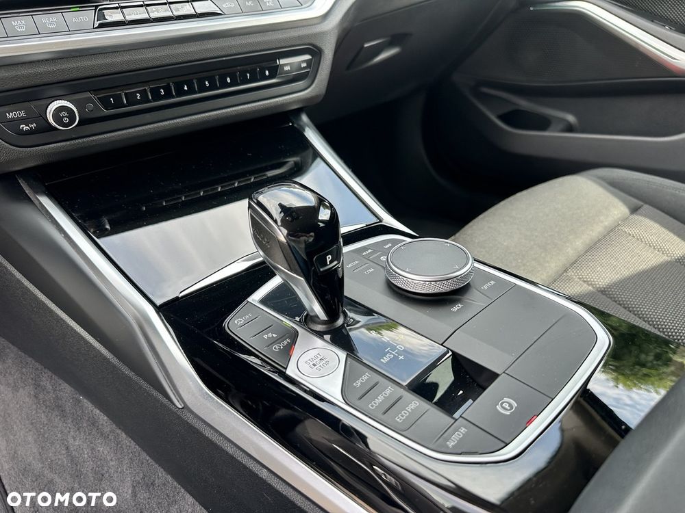 BMW Seria 3 318i Advantage sport - 18