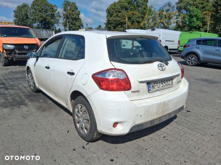 Toyota Auris 1.4 D-4D 2010 - 3