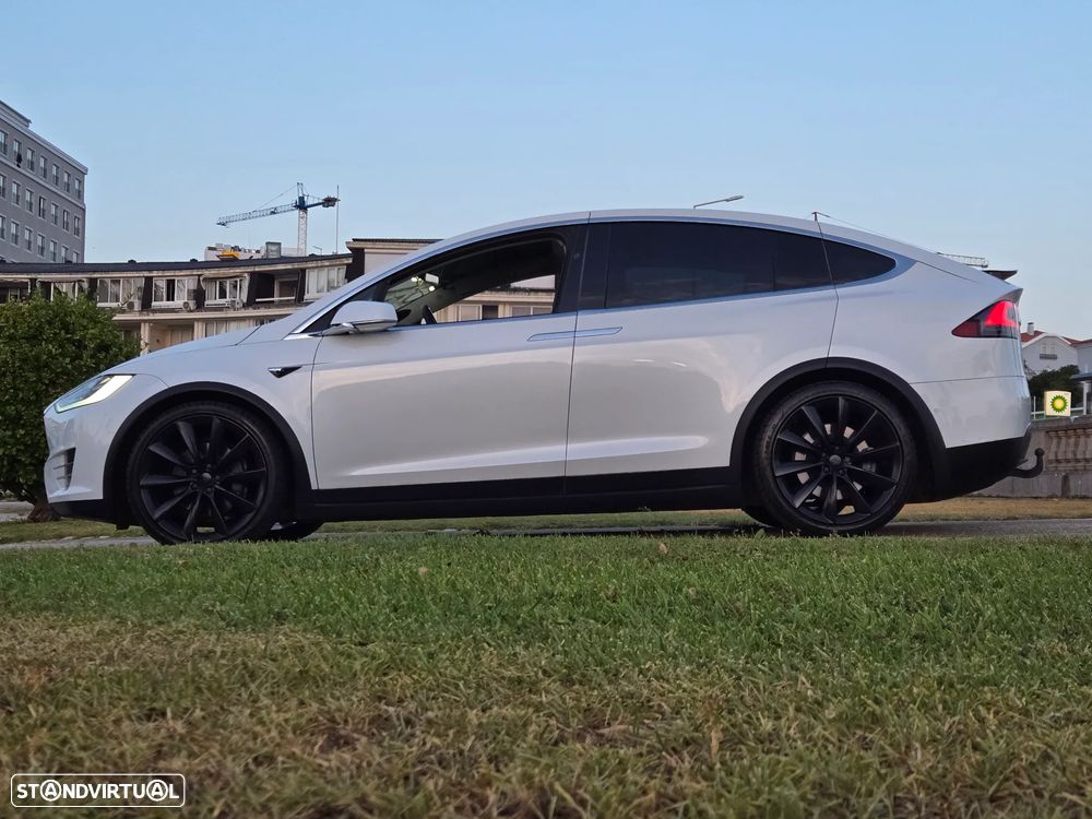 Tesla Model X 100D - 36