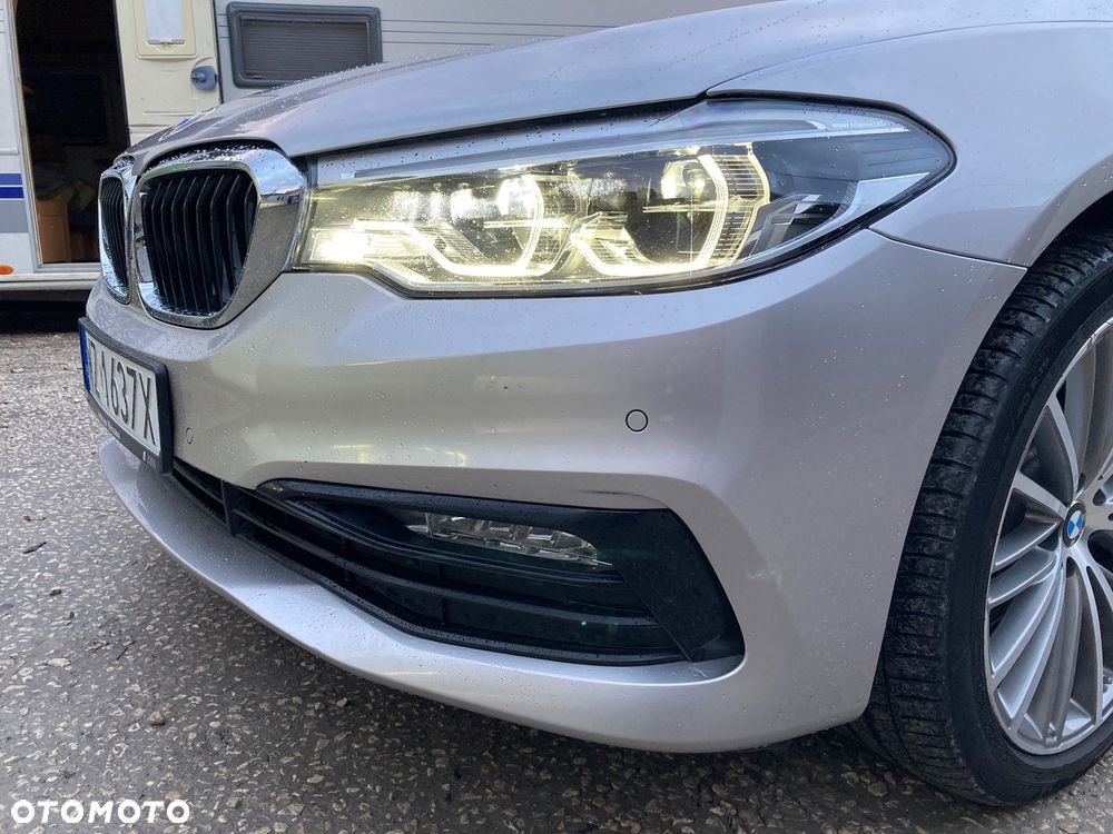BMW Seria 5 520d Sport Line - 15