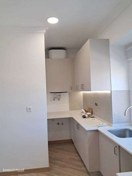 Apartamento T2 na Rua Mestre Roque Gameiro - Grande imagem: 3/12