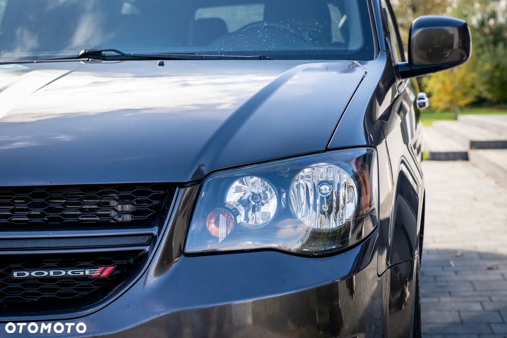 Dodge Grand Caravan 3.6 R/T - 9