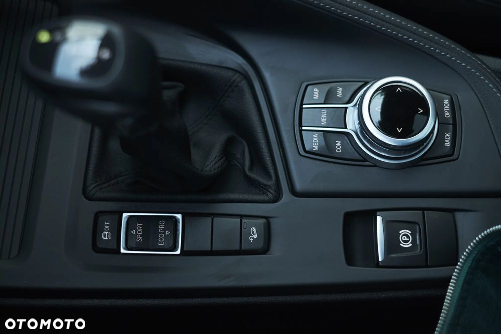 BMW X1 xDrive20i - 18