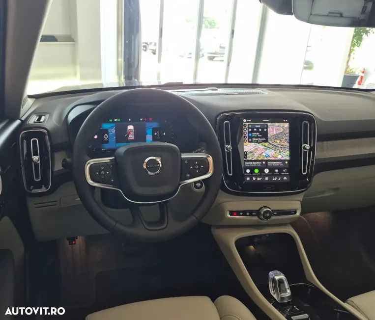 VOLVO XC40 2025 — imagine 13