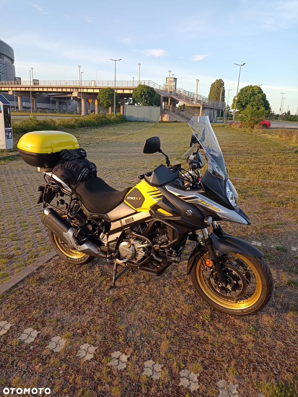 Suzuki DL - 4