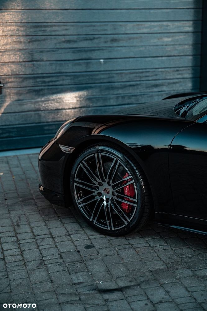 Porsche 911 Turbo - 8
