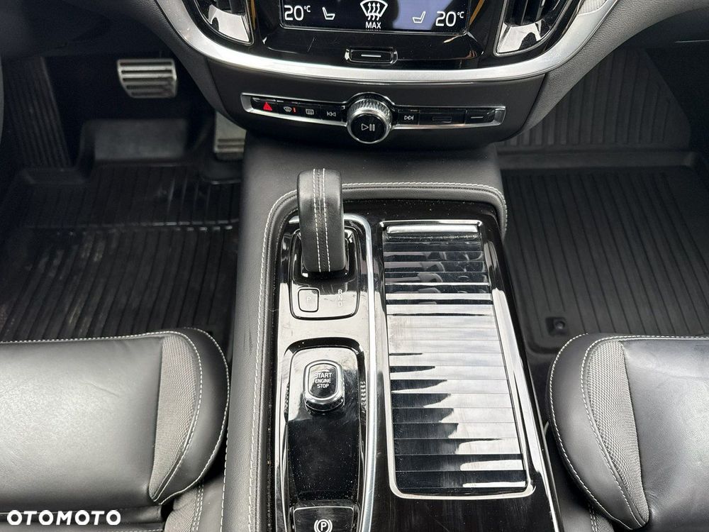 Volvo S60 T8 AWD Plug-In Hybrid Polestar Engineered - 24