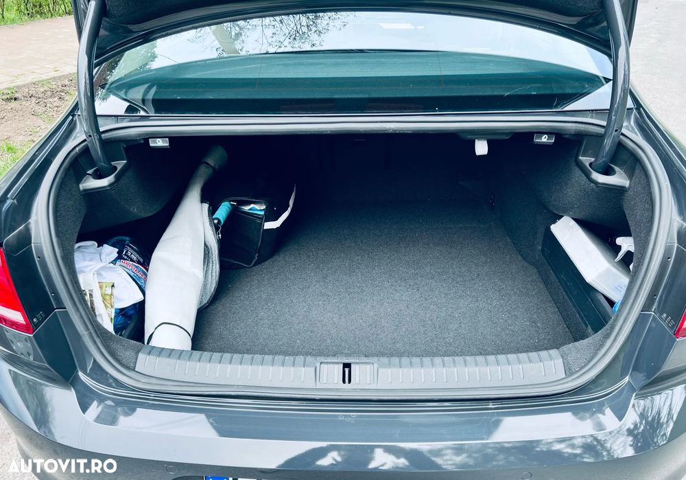 Volkswagen Passat 2.0 TDI DSG Comfortline - 15