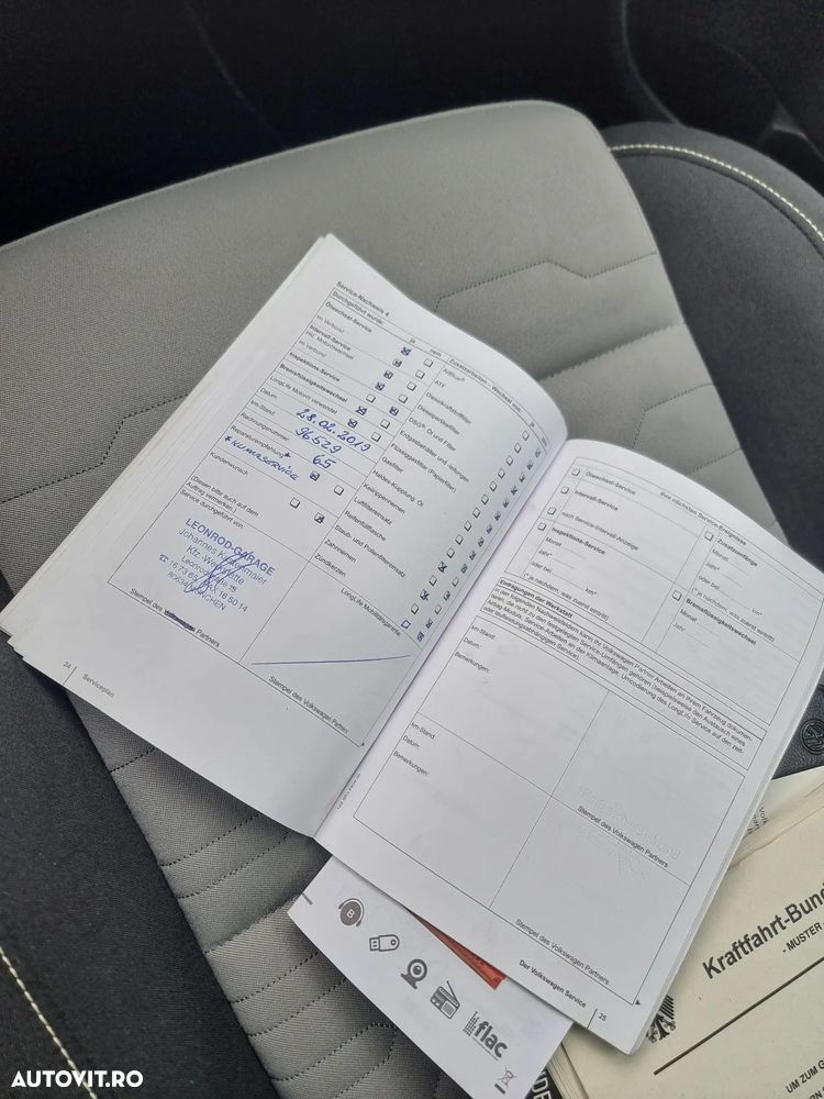 Volkswagen Golf - 32