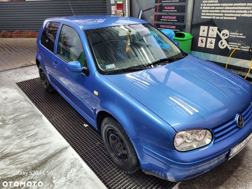 Volkswagen Golf - 4