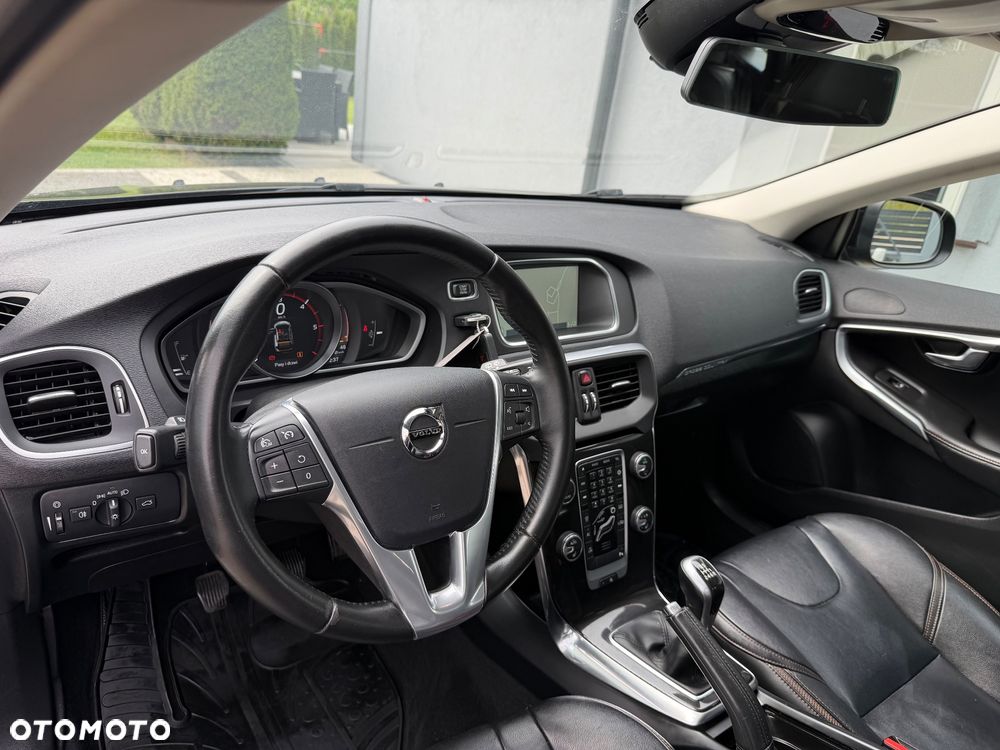 Volvo V40 Cross Country D2 Momentum - 10